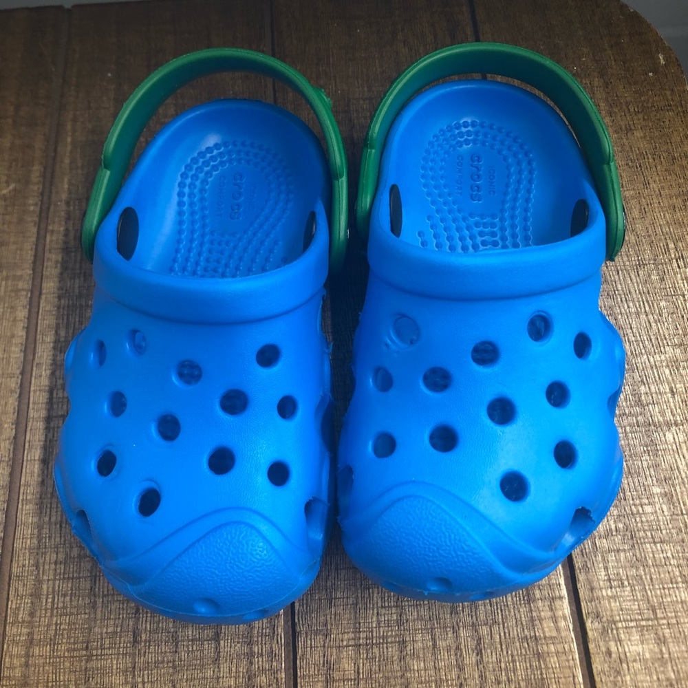 Toddler crocs